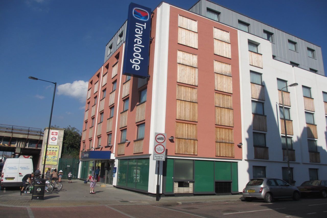 Travelodge London Balham Exteriör bild